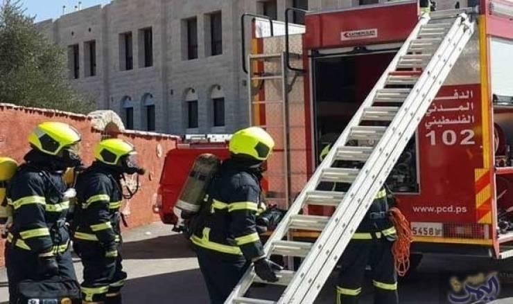 الدفاع المدني يخمد حريقا اندلع في احد المطاعم