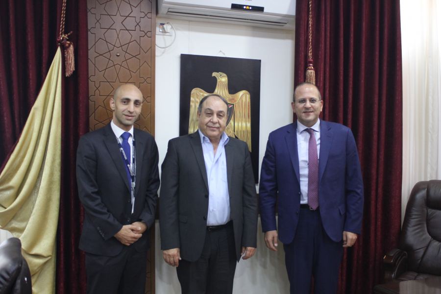  محافظ جنين يطلع على التحضيرات الجارية لافتتاح فرع بنك التجاري الأردني في محافظة جنين