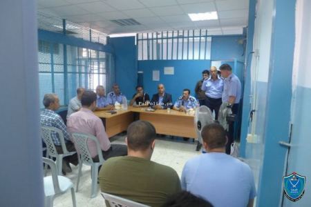 الشرطة والتربية تخرجان عدد من النزلاء من برنامج محو الأمية والتعليم الموازي في جنين