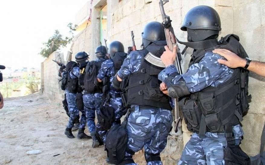 شرطة الضواحي تعلن القبض على 4 من 