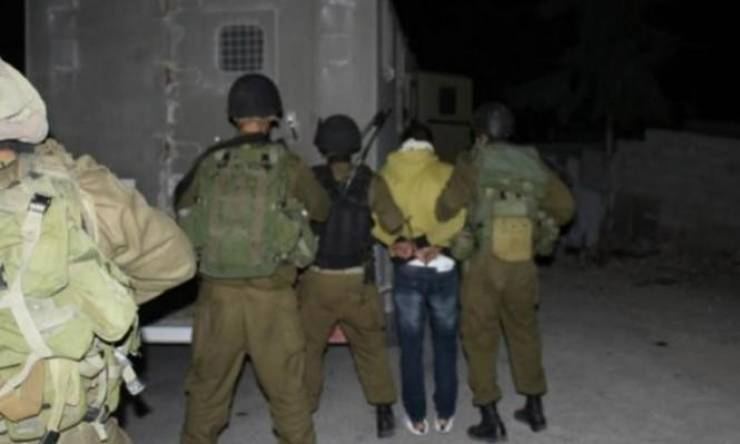 حملة اعتقالات بالضفة تطال 45 مواطنا