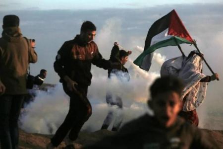 غزة: 52 جريحاً برصاص الاحتلال على الحدود