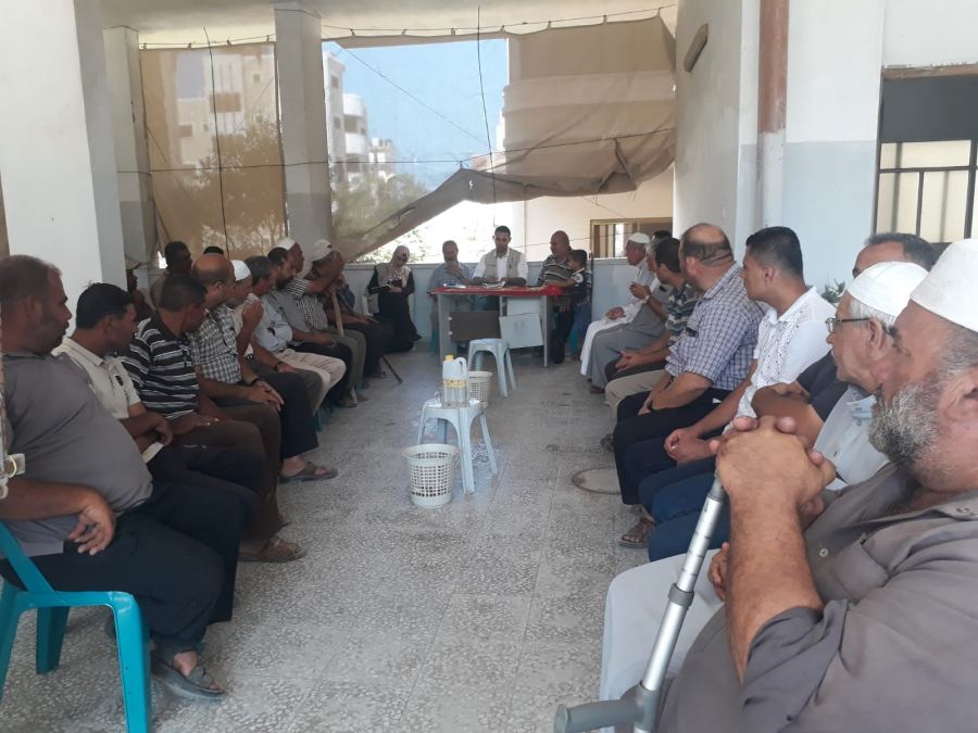 العمل الزراعي بغزة يعقد اجتماعا موسعا لمزارعي العنب في منطقة الشيخ عجلين