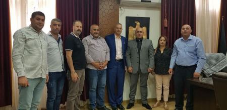 محافظ جنين يلتقي وفدا من المؤسسات العاملة في شؤون الأسرى والمحررين