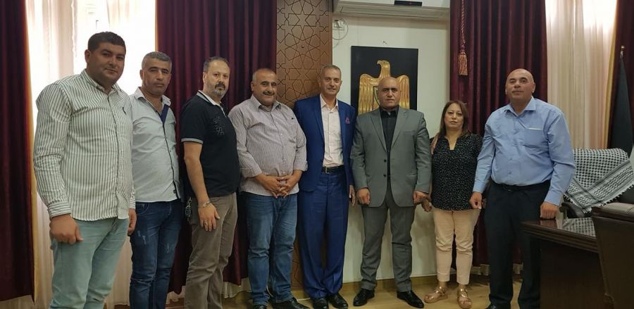 محافظ جنين يلتقي وفدا من المؤسسات العاملة في شؤون الأسرى والمحررين