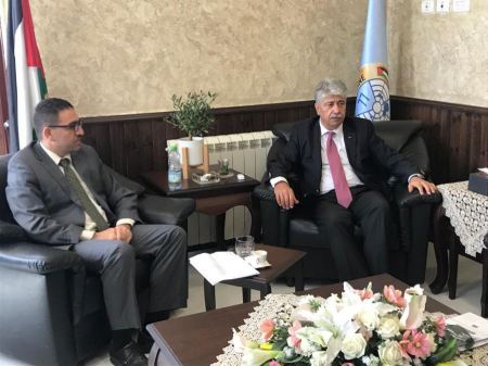 د. مجدلاني خلال لقاءه الهيئة المستقلة لحقوق الانسان