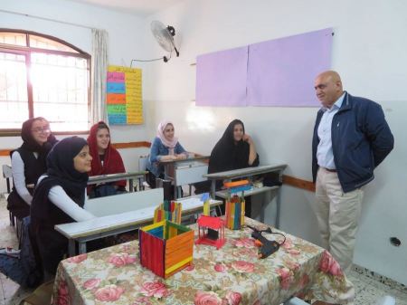 محافظ جنين يتفقد مدرسة وروضة الإيمان