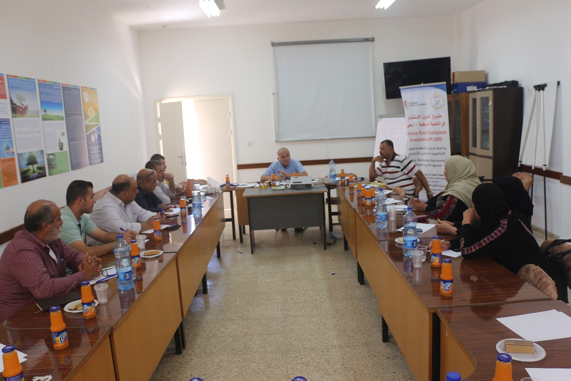 جنين: ندوة توصي برزمة إجراءات لتطوير التعاونيات