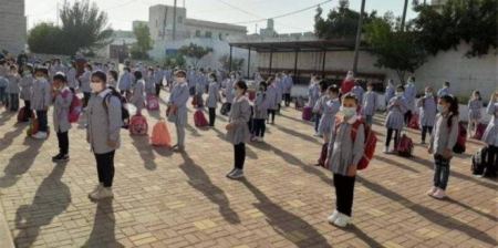  420 ألف طالب يعودون الى مقاعدهم الدراسية ضمن اجراءات السلامة العامة