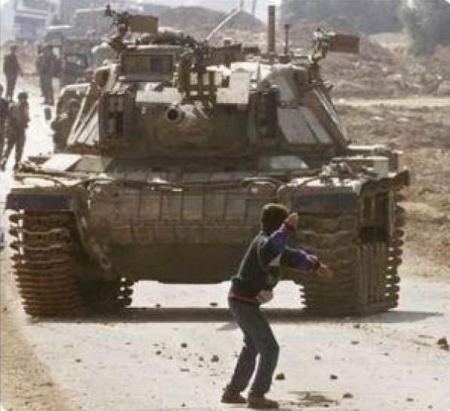 فروانة: أكثر من (120) ألف حالة اعتقال منذ اندلاع "انتفاضة الأقصى"