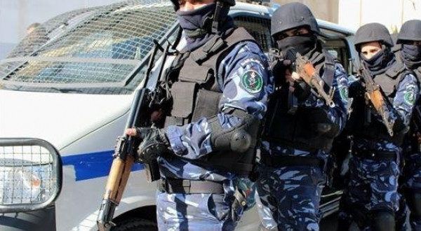 الشرطة تقبض على مطلوب بجرائم إطلاق نار في الخليل