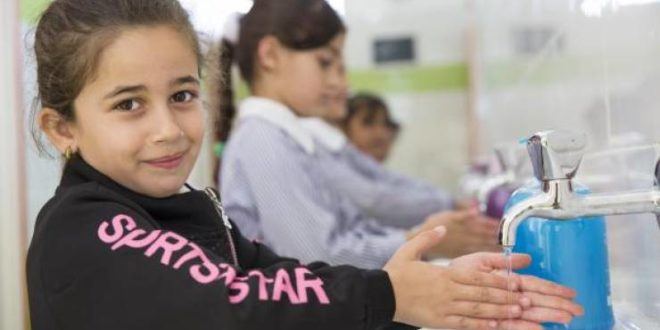 المدارس تفتح أبوابها بالضفة وغزة مؤجلة لإشعار آخر