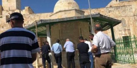  الاحتلال يبعد أربعة موظفي أوقاف عن المسجد الأقصى