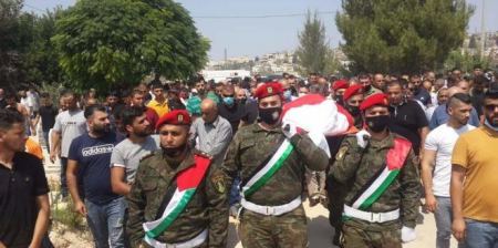  بمراسم عسكرية…جماهير غفيرة تشيع جثمان النقيب الشمالي في بلدة كفرراعي جنوب جنين