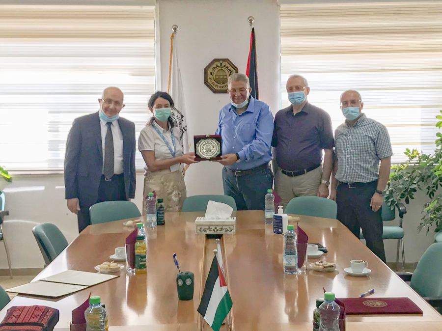 جامعة القدس ومستشفى المطلع توقعان اتفاقية تعاون بحثي وتعليمي مشترك