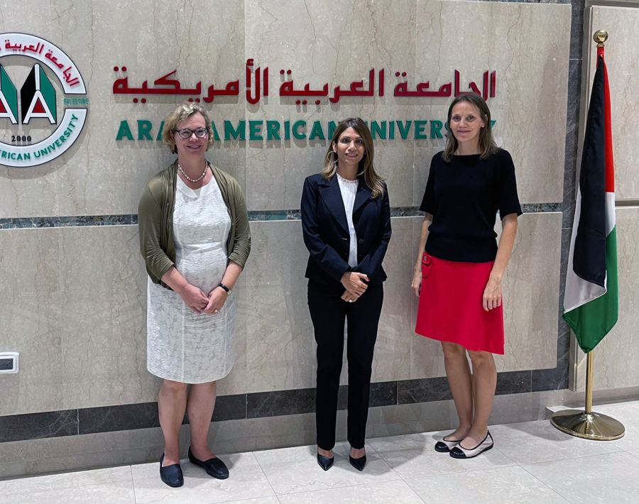 سفيرة فنلندا تزور الجامعة العربية الأمريكية