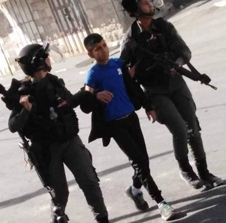الاحتلال يقتحم مدرسة أساسية في الخليل ويعتدي على المعلمين والطلبة