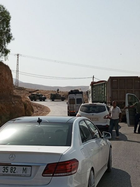 الاحتلال يعرقل تنقل المواطنين في الأغوار