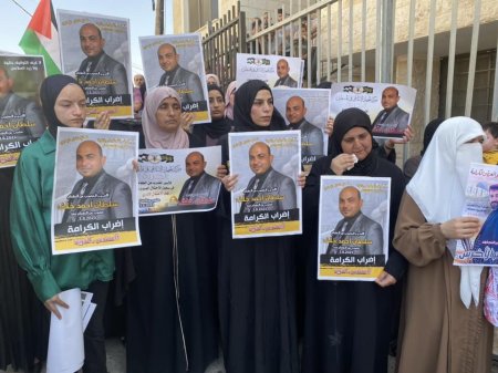 العشرات في جنين يشاركون في وقفتين داعمتين للأسرى