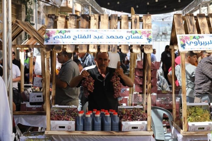 برعاية الرئيس: افتتاح مهرجان أيام العنب الخليلي في البلدة القديمة