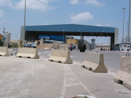 الاحتلال يواصل إغلاق حارة جابر في البلدة القديمة من الخليل