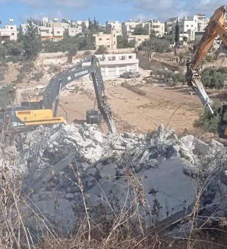 الاحتلال يهدم منزلا في جبل المكبر بالقدس المحتلة