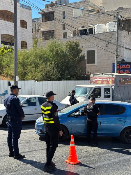 الشرطة تواصل برنامج التدريب الميداني لمنتسبيها في الخليل وجنين لتعزيز الجاهزية الميدانية