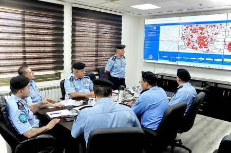 اللواء علام السقا يطلع على إنجازات الشرطة في غرفة العمليات المركزية