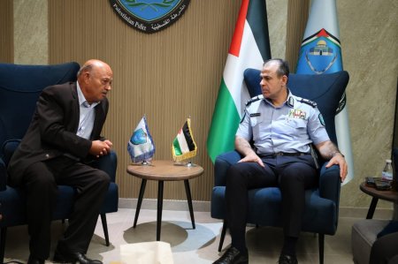 اللواء علام السقا يستقبل عائلة الطفل المتوفى عدنان يونس ويؤكد مواصلة ملاحقة المركبات غير القانونية