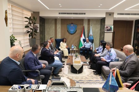 الشرطة ووزارة التنمية الاجتماعية تبحثان تطوير آليات العمل لخدمة المجتمع