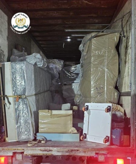 ضبط أثاث منزلي من إنتاج المستعمرات في محافظة أريحا