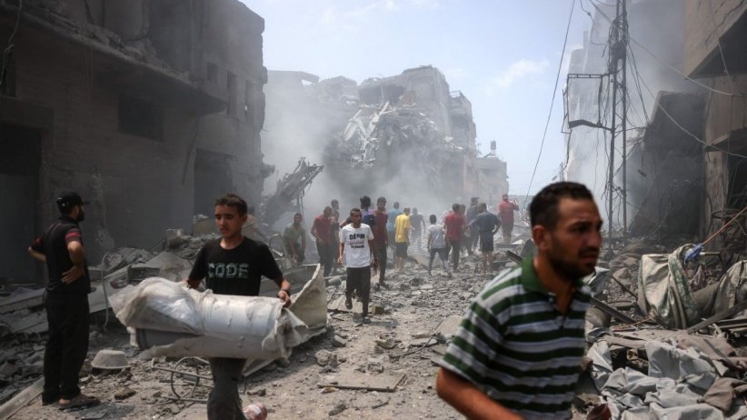 غارات جوية عنيفة على مدينة غزة خلال الساعتين الأخيرتين 