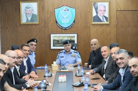 اللواء السقا يجتمع بإدارة المباحث العامة ويؤكد أهمية دورها في مكافحة الجريمة والحفاظ على حقوق المواطنين.