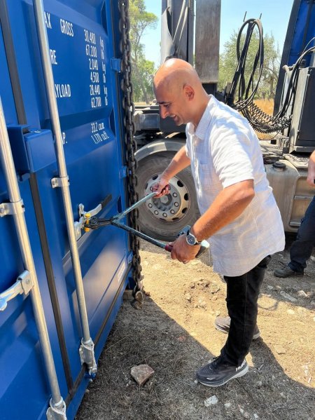 تحتفل جمعية الكتاب المقدس الفلسطينية اليوم بوصول الطبعة الخاصة من الكتاب المقدس للكنيسة الأرثوذكسية إلى مخازنها