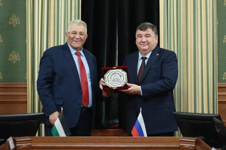 جامعة القدس توقع مذكرة تفاهم مع جامعة قازان الفيدرالية لتعزيز التعاون الأكاديمي والعلمي