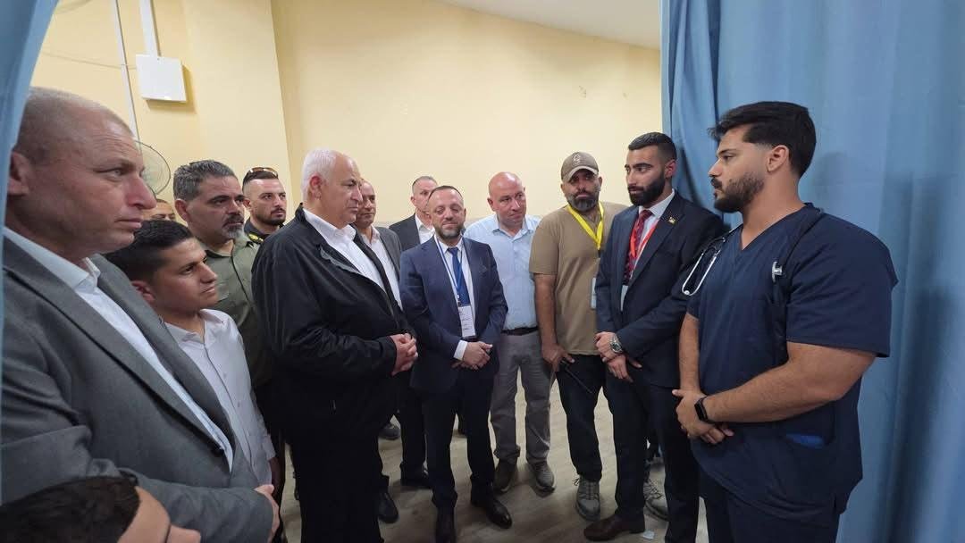وزير الداخلية يتفقد الأسبوع الطبي المجاني ويعقد لقاء مع مدراء المؤسسة الأمنية في جنين