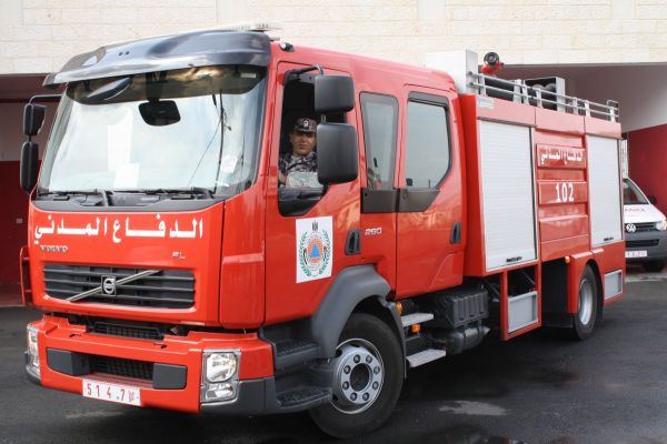 اندلاع حريق في تجمع للمركبات بالظاهرية جنوب الخليل