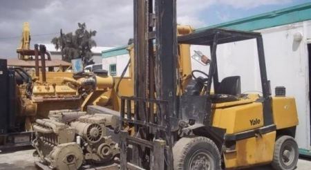 رافعة شوكية تودي بحياة شاب في بلدة بيت عوا