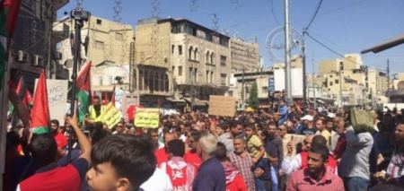 أردنيون يتظاهرون ضد استيراد الغاز من الاحتلال