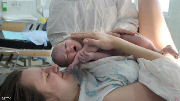 جنين يولد مرتين