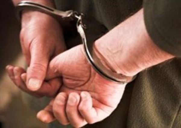 الشرطة تقبض على شخص متهم بسرقة مقطورة شاحنة