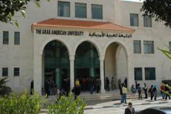 فصل محاضر جامعي يخلق غضب لدى طلبة من الجامعة العربية الامريكية.