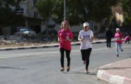 ماراثون رياضي في رام الله للتوعية بسرطان الثدي