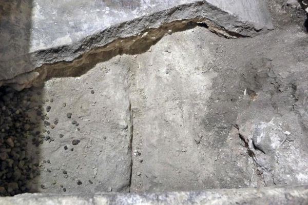 بالصور.. فتح قبر المسيح في في كنيسة القيامة للمرة الاولى منذ نحو قرنين