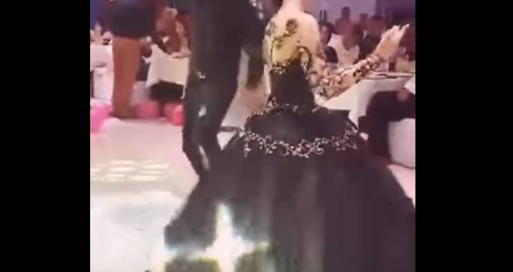 عروس ترتدي الأسود يوم زفافها .. والسبب 