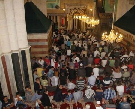 اقتحام الحرم الابراهيمي وطرد المسلمين