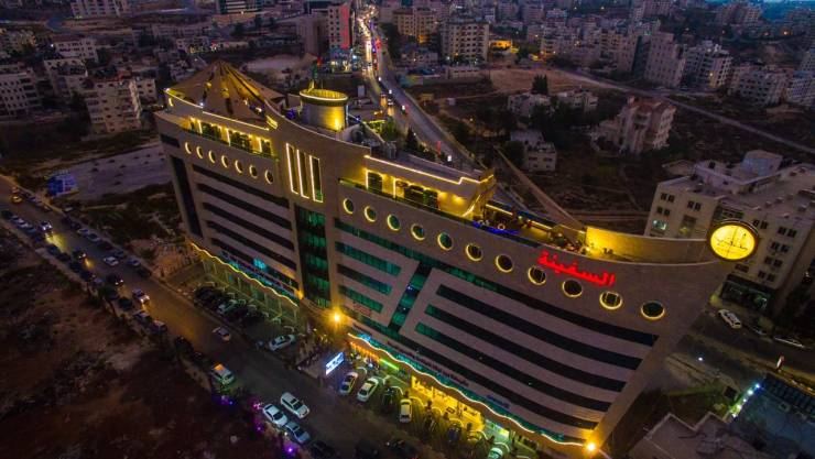 افتتاح مطعم السفينة أكبر مطعم في فلسطين