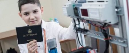 عمره 9 سنوات.. اصغر طالب جامعة في العالم