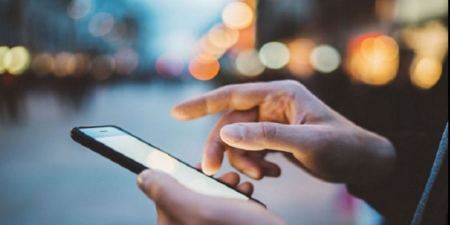  عبارات تكشف كذب النساء والرجال في الرسائل النصية