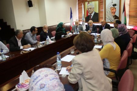 خلال الاجتماع الدوري لمجموعة التخطيط للخدمات الاجتماعية المجموعة "مستمرون لاختيار أولوية جديدة للعمل"